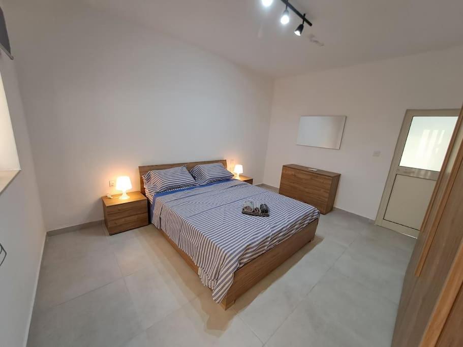 No18 * Cospicua