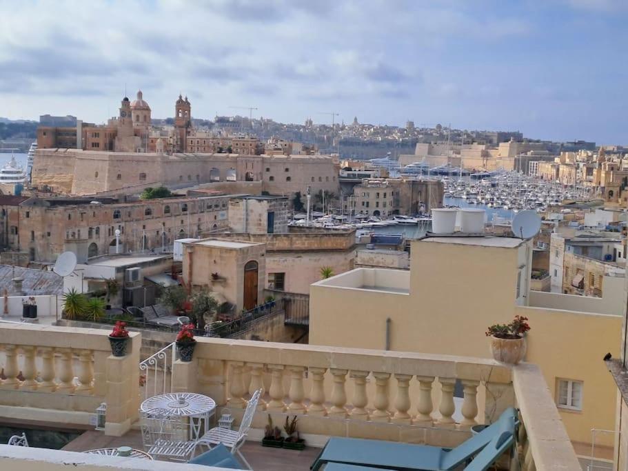 No18 * Cospicua