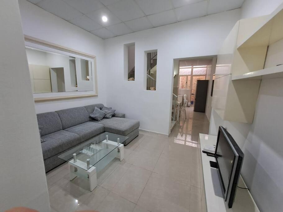 No18 Cospicua